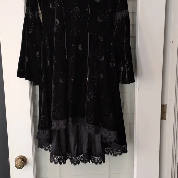 Celestial Coven Hooded Velvet Dress - Picture 4 of 9